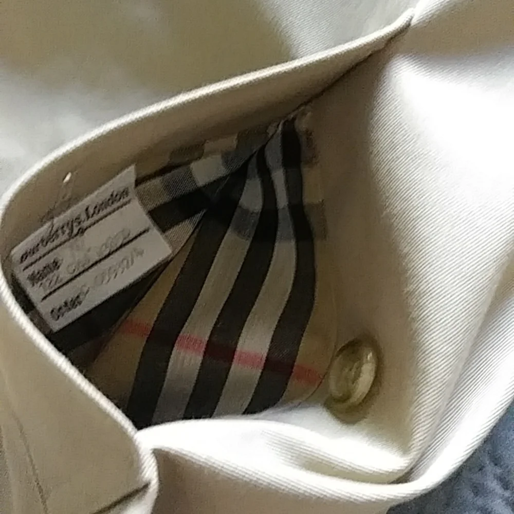 Burberry Burberry's childs kids trench coat 7-8 years 122cm unisex
